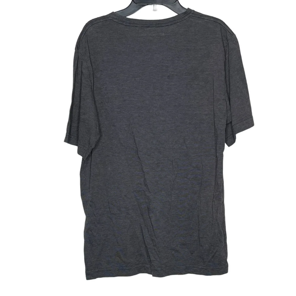 Travis Mathew Mens T-Shirt Size Small Gray Stripe 100% Pima Cotton SS‎ Pullover